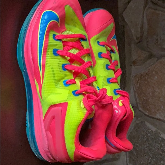 LeBron - Picture 3 of 3